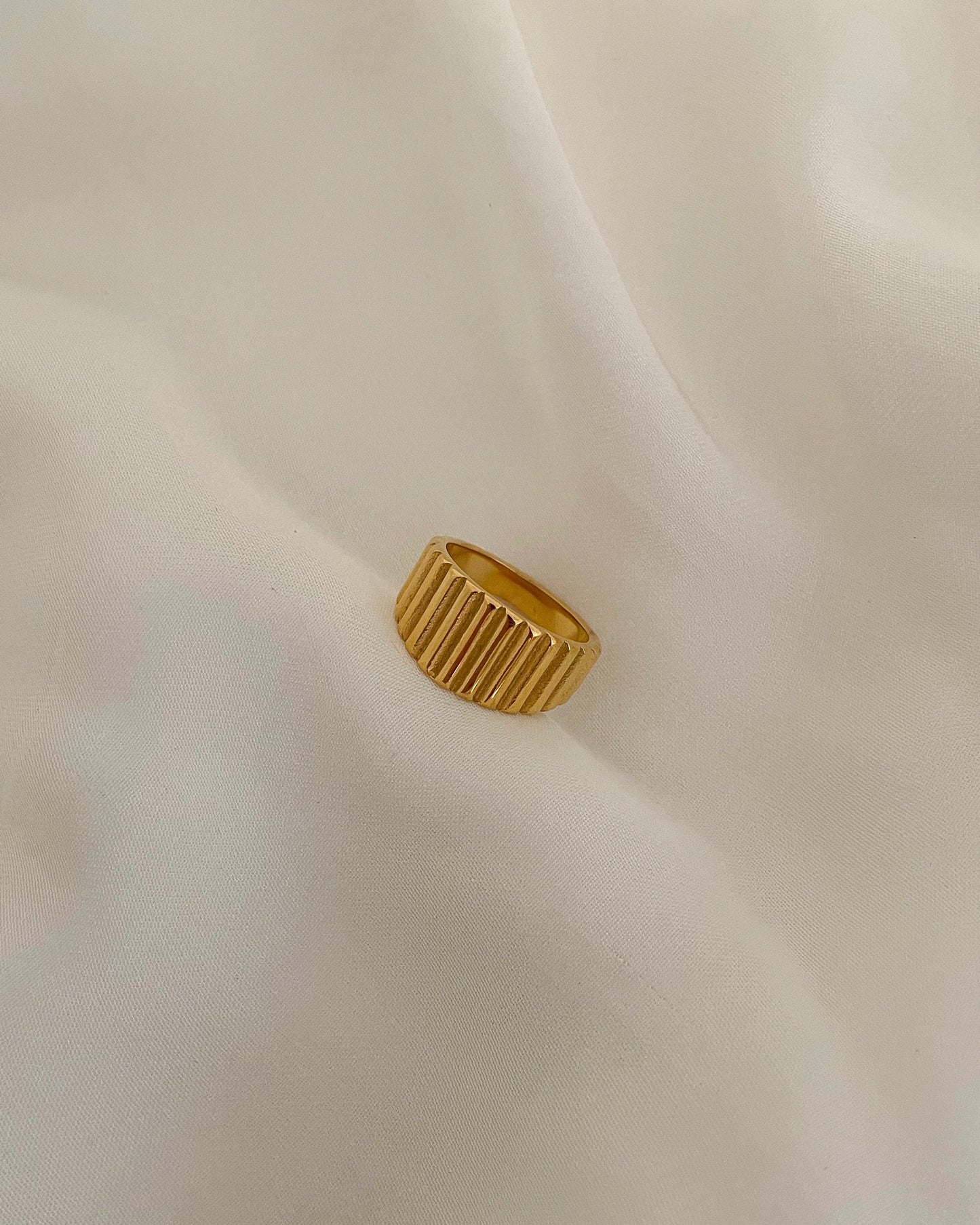 Hera Ring