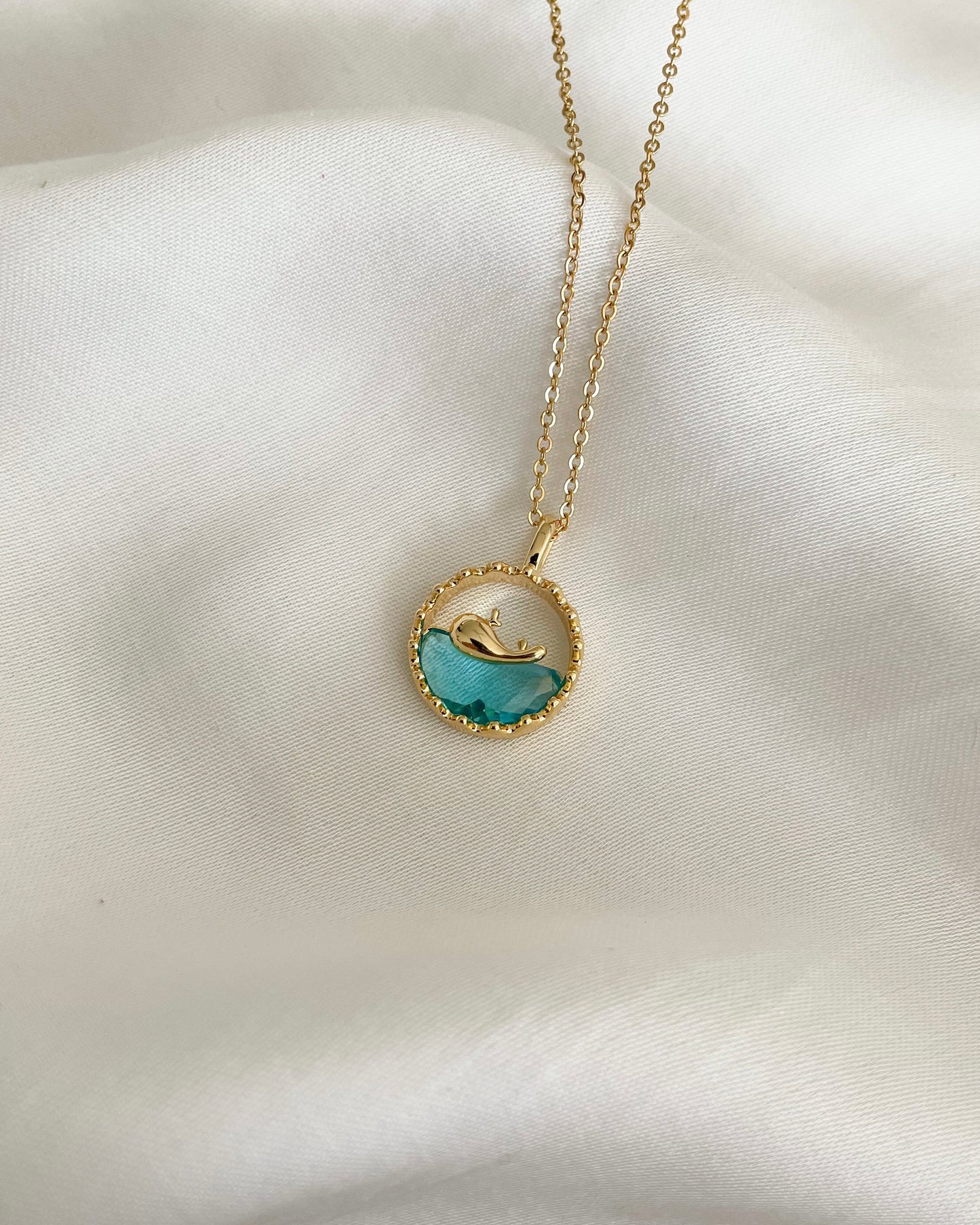 Lina - Whale Necklace