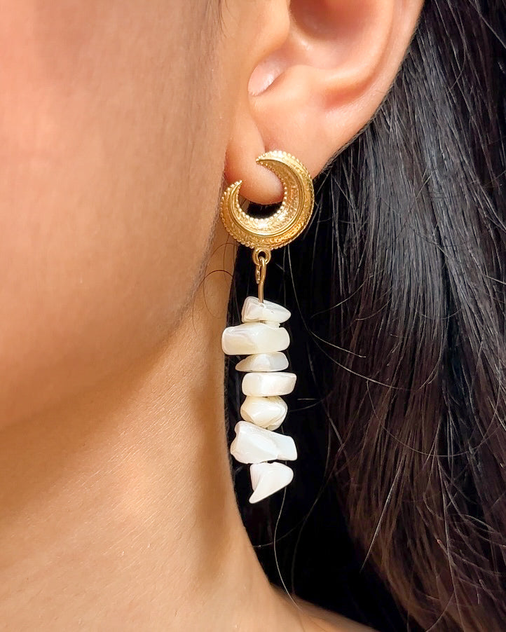 Tyla - Moon Pearl Earrings