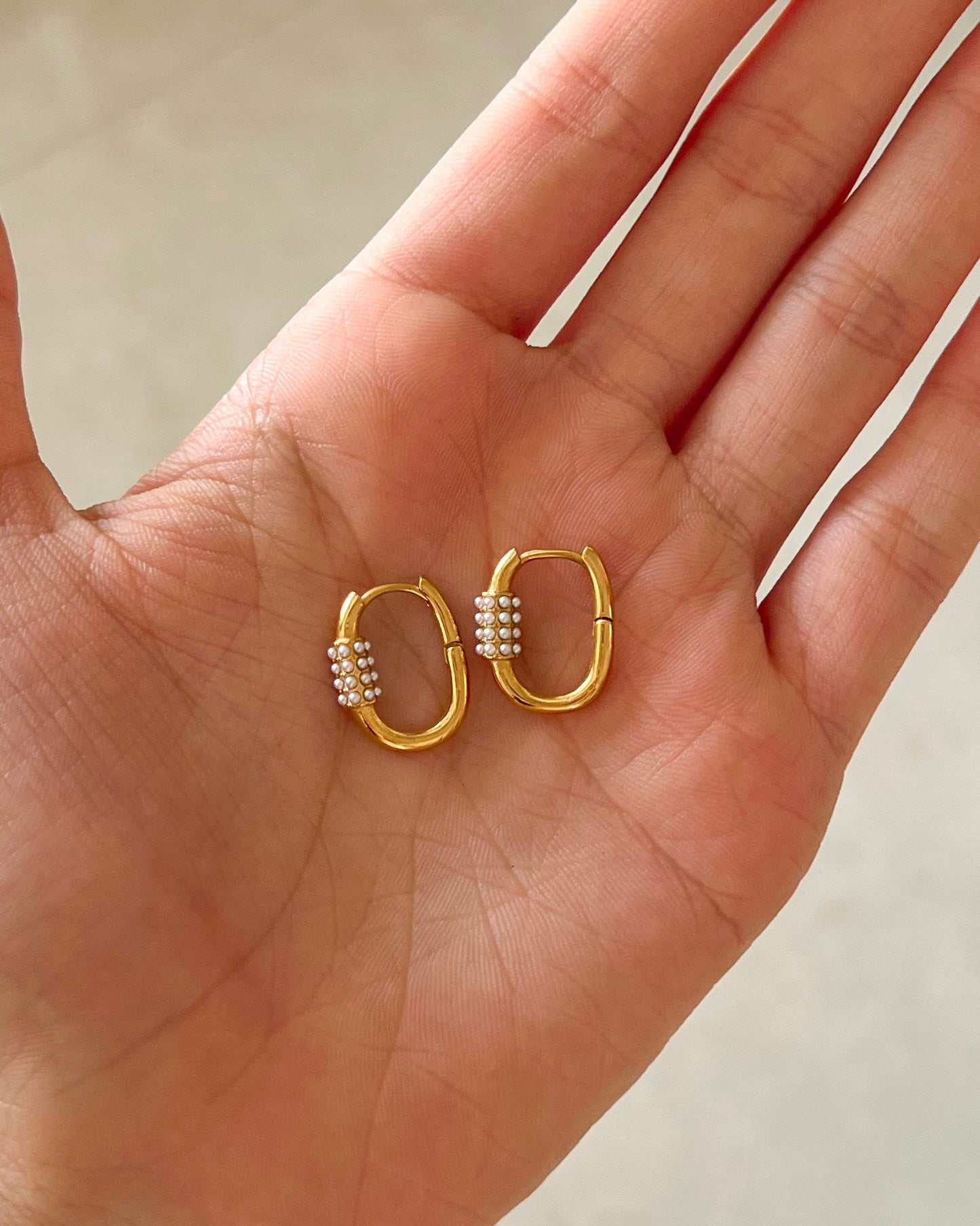Freya - Pearl Earrings