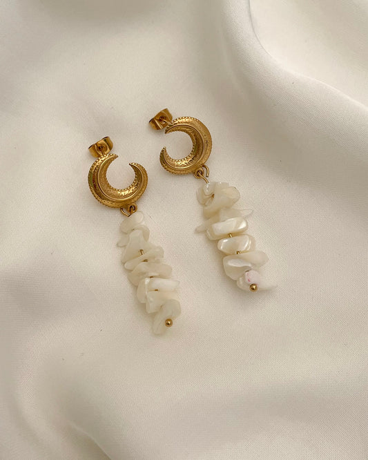 Tyla - Moon Pearl Earrings