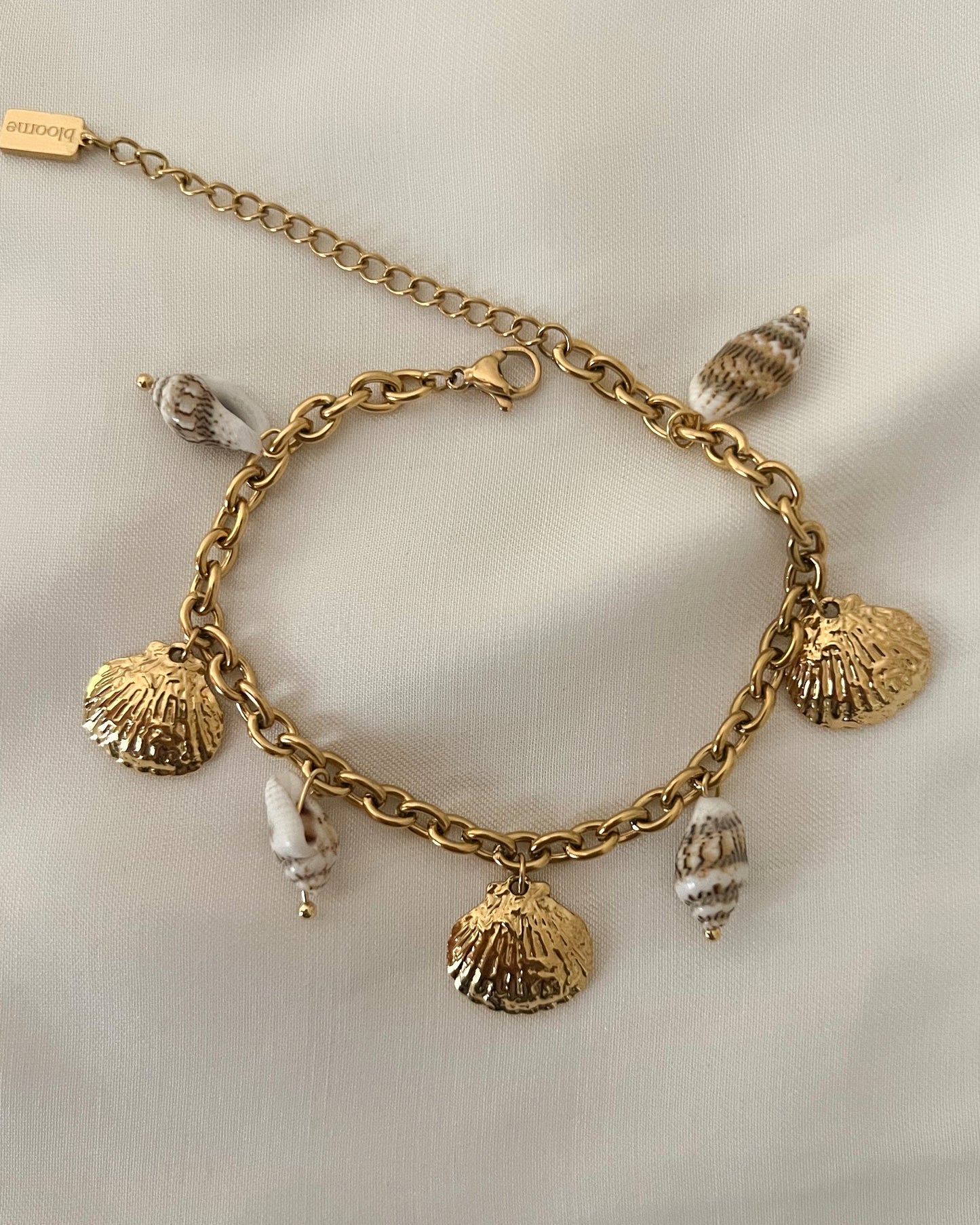 Shelly Bracelet
