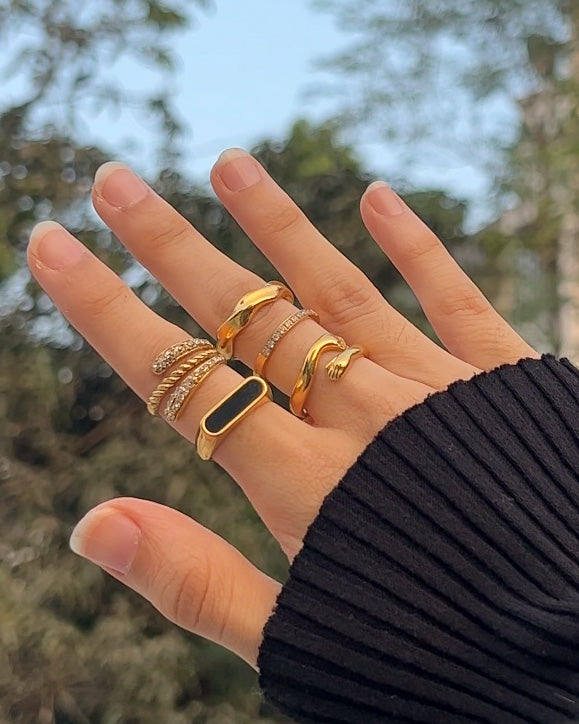 Hug Ring