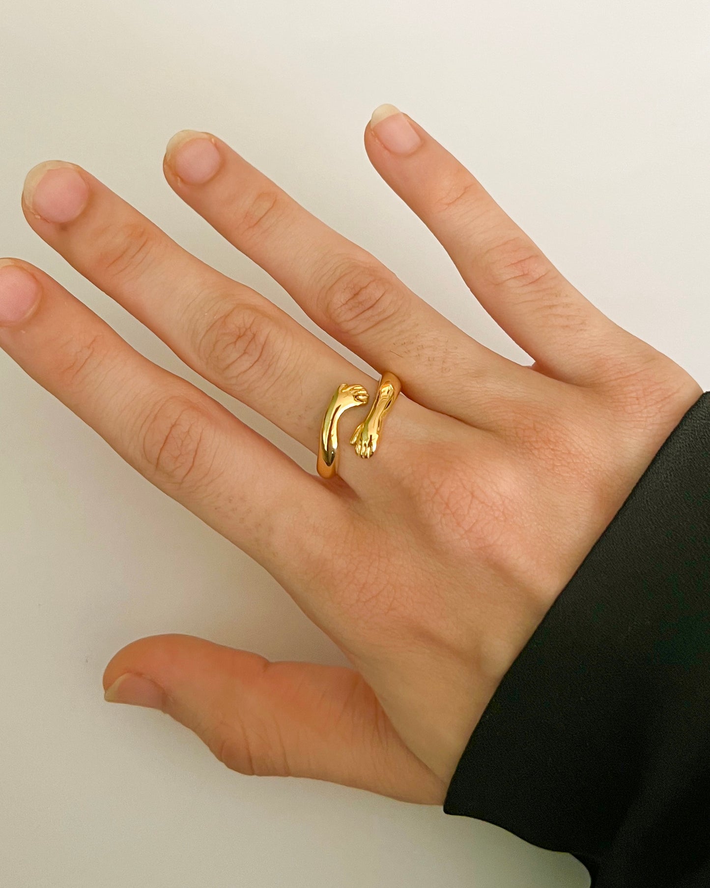 Hug Ring