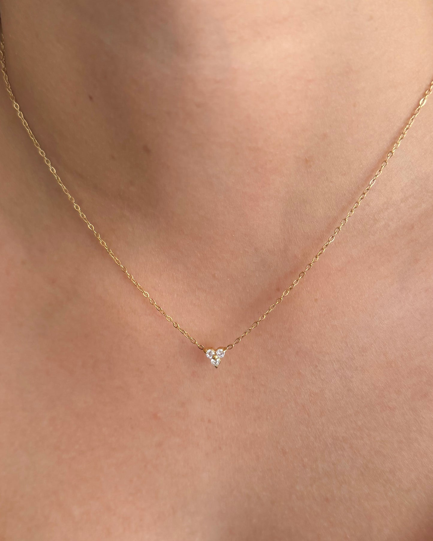 Nyra - Zircon flower necklace