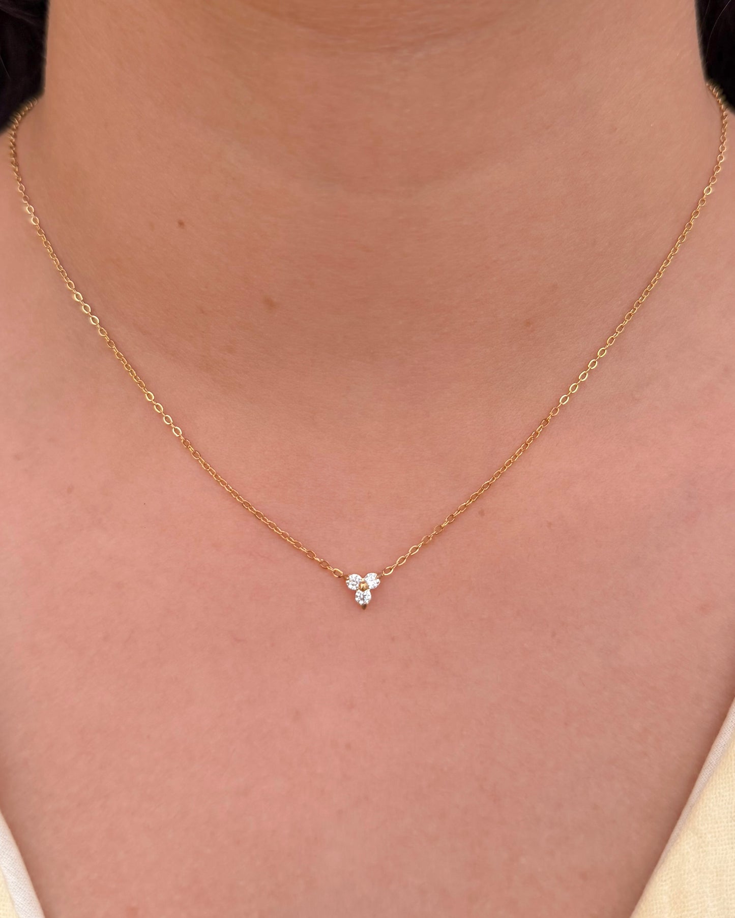 Nyra - Zircon flower necklace