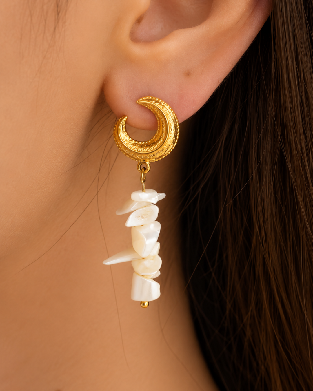 Tyla - Moon Pearl Earrings